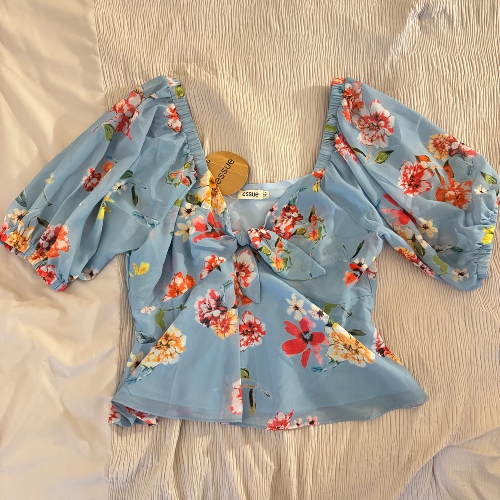 Essue Blue Floral Blouse